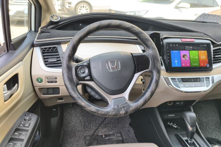 Used Honda Jade 2013 1.8L automatic Comfort version 5 seats Steering Wheel