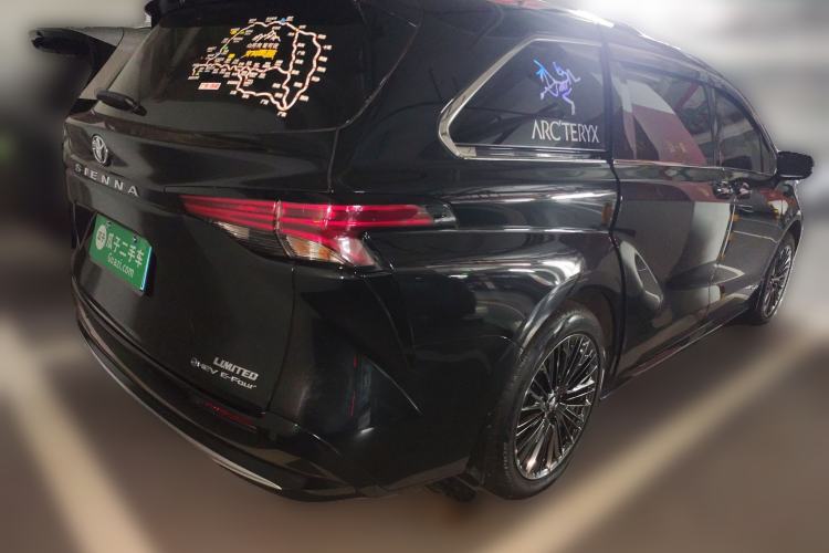 Used Toyota SIENNA 2024 2.5L Hybrid Four-Wheel Drive Prestige Edition
