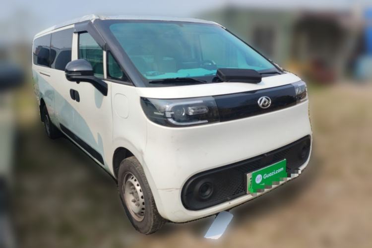 Used SAIC MAXUS Dana V1 2025 V1+ Long Wheelbase Low-Roof Multi-Function Version (62 kWh) Front Right 45 Deg