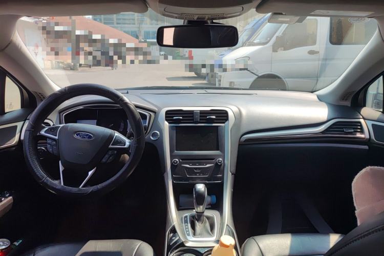 Used Ford Mondeo 2013 2.0L GTDi 200 Luxury Model Center Console