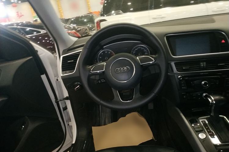 Used Audi Q5 2017 40 TFSI Ambition Edition Steering Wheel