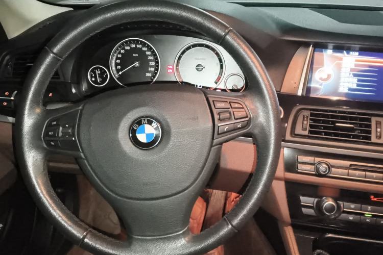 Used BMW 5 Series 2015 520i Elegant Edition