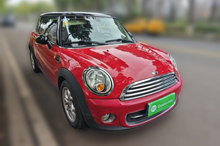 Used MINI  Front Right 45 Deg