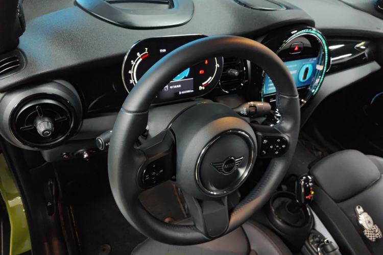 Used MINI 2023 Revised 1.5T COOPER CABRIO Artist
