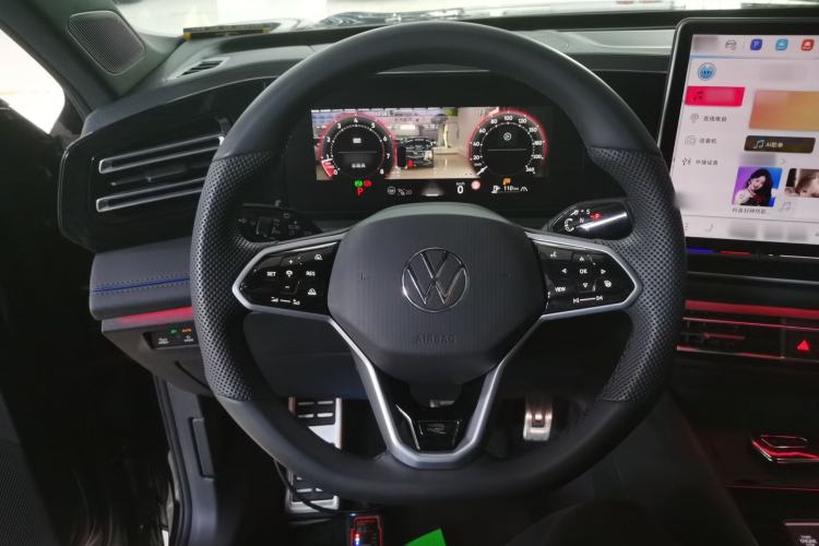 Used Volkswagen Tiguan L 2024 PRO 330TSI Two-Wheel Drive R-Line Smart Edition