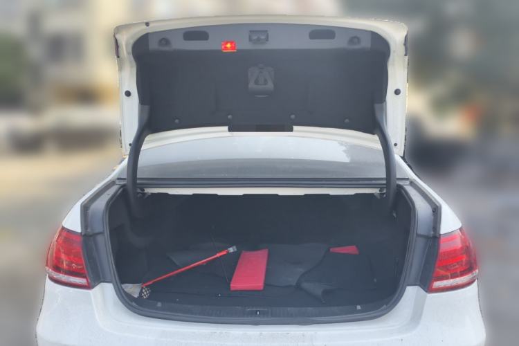 Used Mercedes-Benz E-Class 2015 E 200 L Trunk