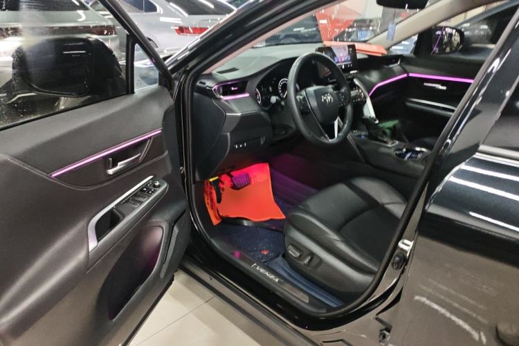 Used Toyota Venza 2023 2.0L CVT Two-Wheel Drive Luxury Edition
