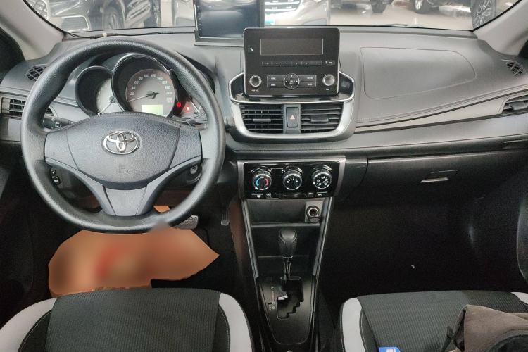 Used Toyota YARiS L Zhi Xuan 2020 1.5L CVT Leading Edition Center Console