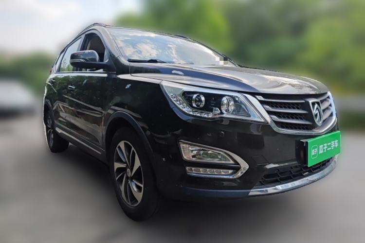Used Baojun 560 2015 1.8L manual luxury version
