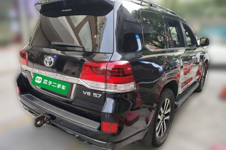 Used Toyota Land Cruiser 2018 5.7L VX-S 7-Seater Middle East Version Rear Right 45 Deg