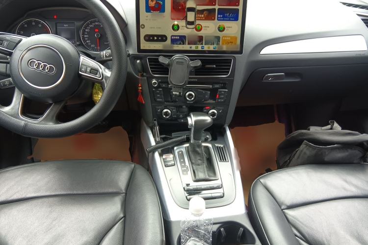 Used Audi Q5 2013 40 TFSI Technology Edition Center Console