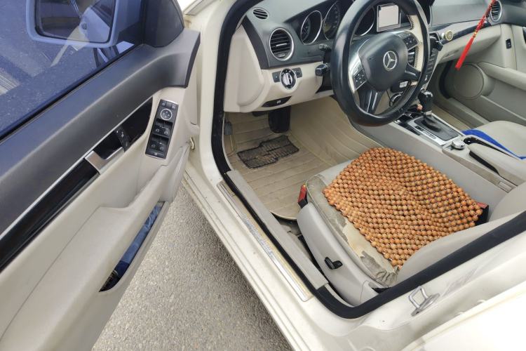 Used Mercedes-Benz C-Class 2010 C 180K Classic model