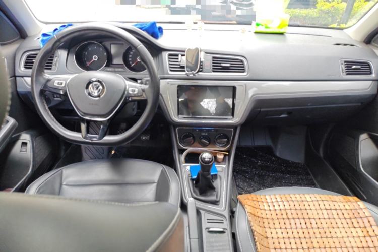 Used Volkswagen Lavida 2017 1.6L Manual Comfort Edition Center Console