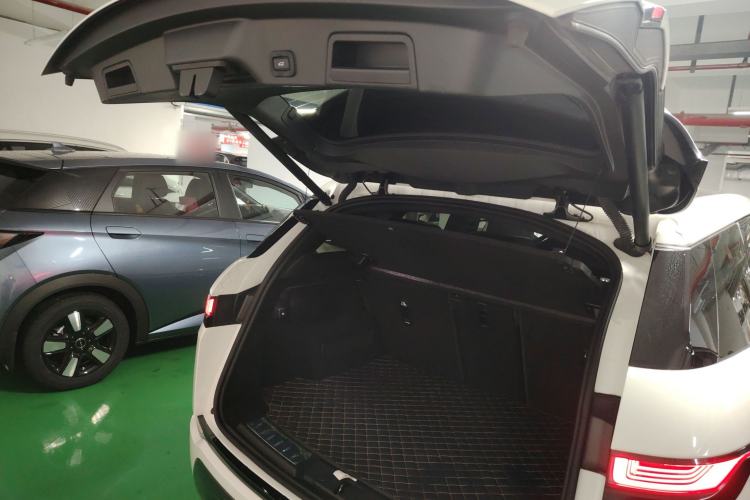 Used Land Rover Range Evoque 2020 249 PS R-DYNAMIC SE Sport Technology Edition Trunk