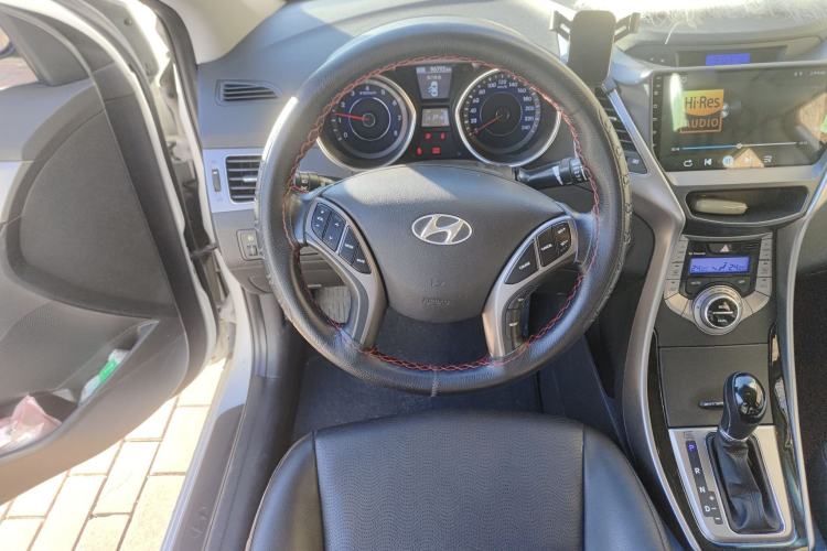 Used Hyundai Elantra (5th Generation / Langdong) 2012 1.6L Automatic Prestige Model Steering Wheel