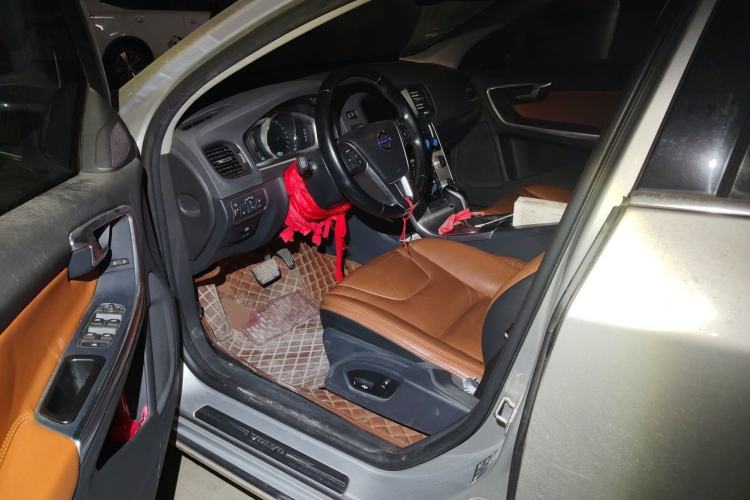 Used Volvo S60 2014 S60L 2.0T Zhiyuan Edition