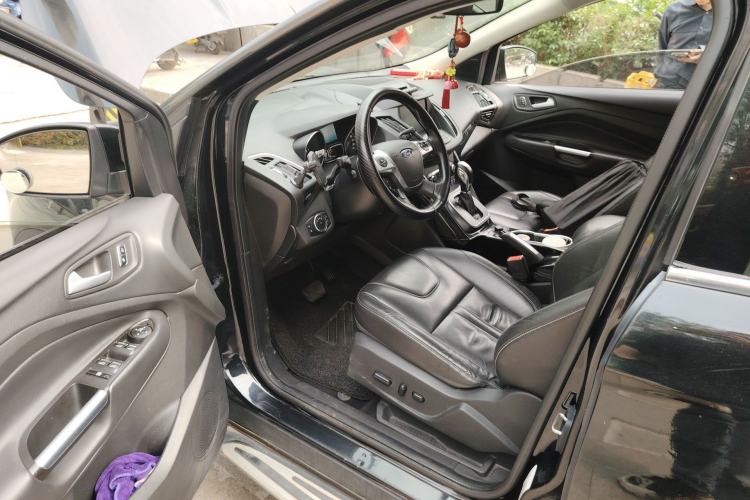 Used Ford Kuga 2015 2.0L GTDi Four-Wheel-Drive Sport Model Driver Seat