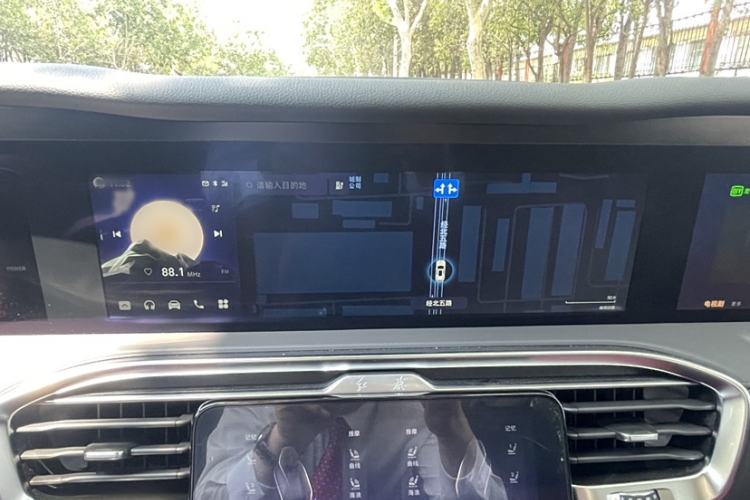 Used Hongqi E-HS9 2022 660 km Range Flagway Edition Six Seats
