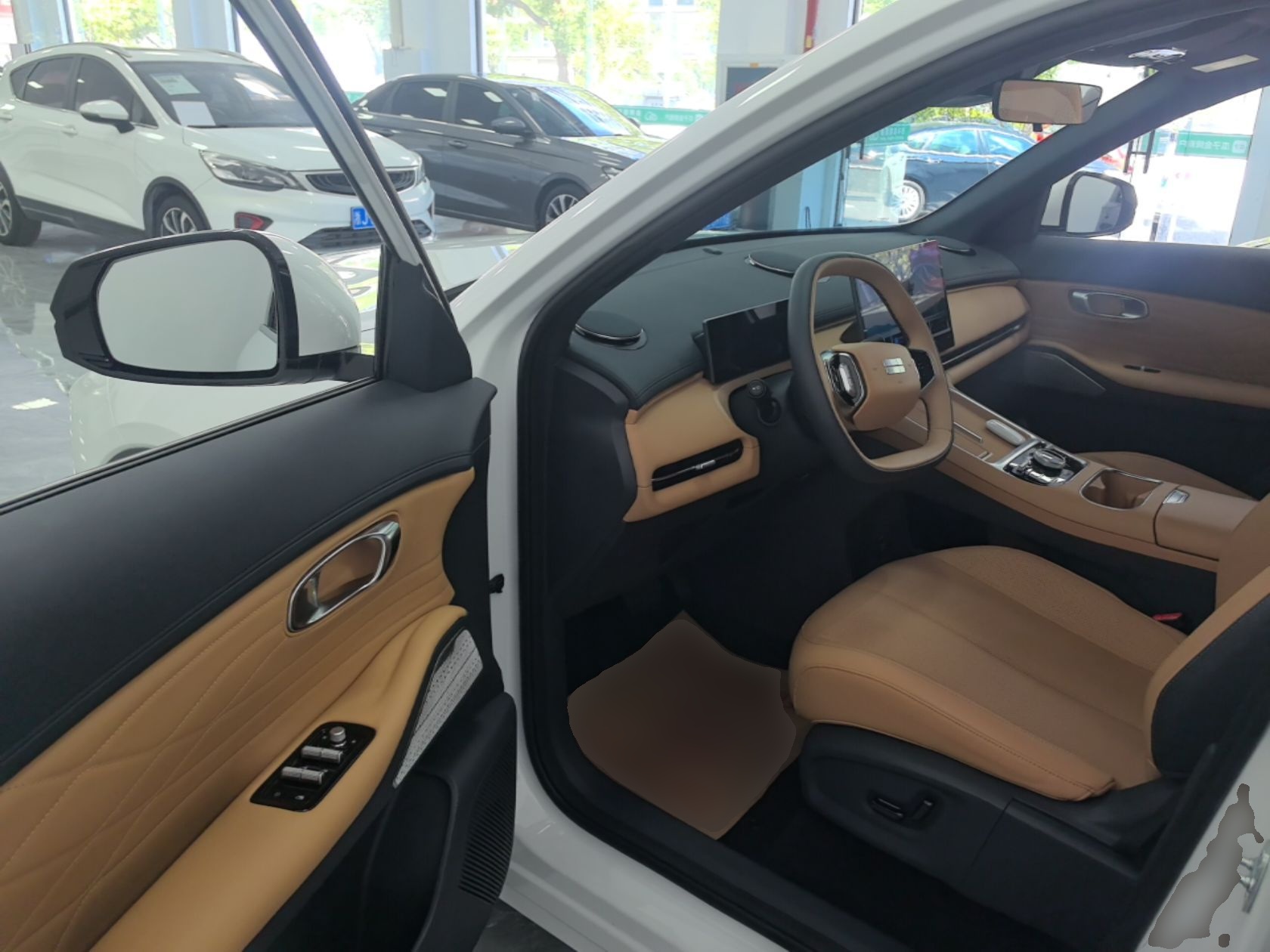 Geely Galaxy Xingjian 7 EM-i 2025 55 km Launch Edition — снимка 18