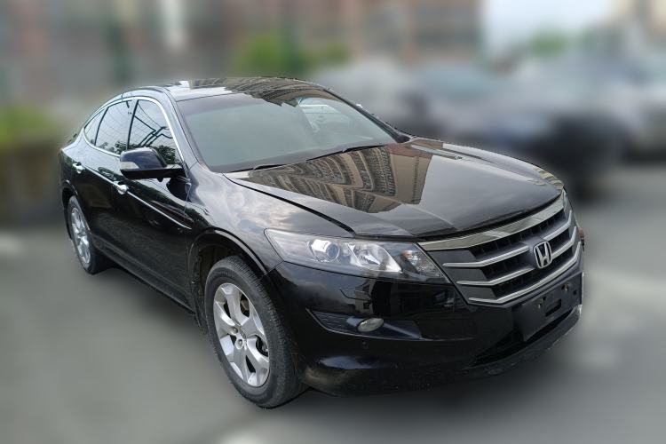 Used Honda Crosstour 2012 2.4L Luxury Edition Front Right 45 Deg