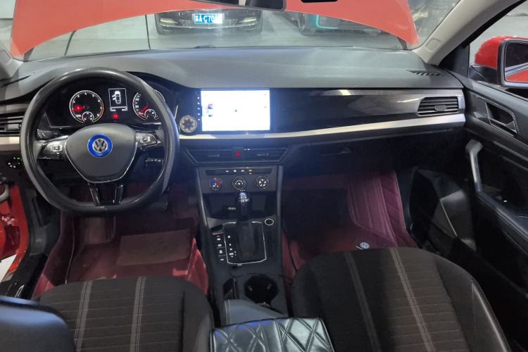 Used Volkswagen Lavida 2019 Hatchback 200TSI DSG Comfort Edition China VI Center Console