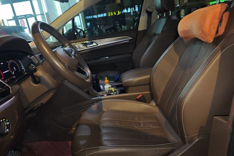 Used Volkswagen Viloran 2020 330TSI Luxury Edition Left Front Seat