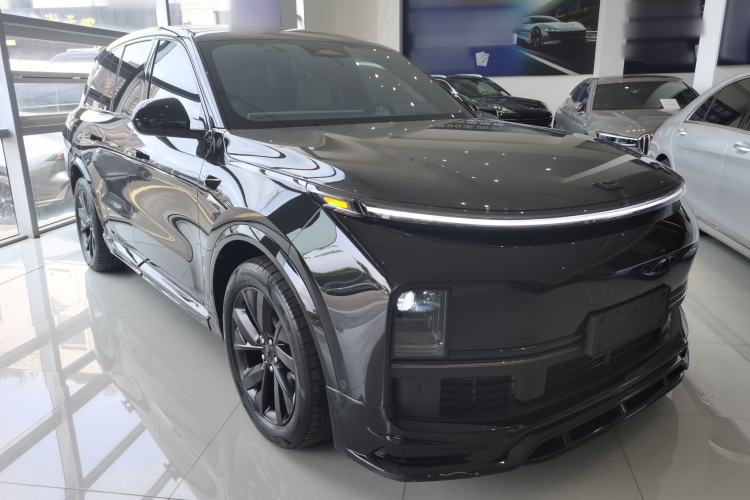 Used Li Auto L8 2023 Air model Front Right 45 Deg