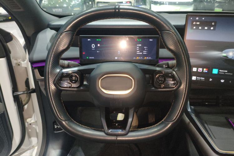 Used Lynk & Co 07 2024 EM-P 126 Long-Range Ultra Steering Wheel