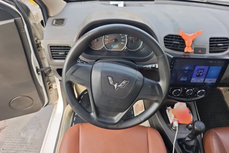 Used Wuling Hongguang 2014 1.5L S Standard Version
