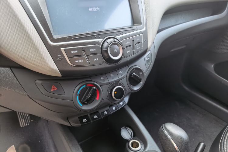 Used Chevrolet Sail 2015 Sail 3 1.3L AMT Ideal Edition
