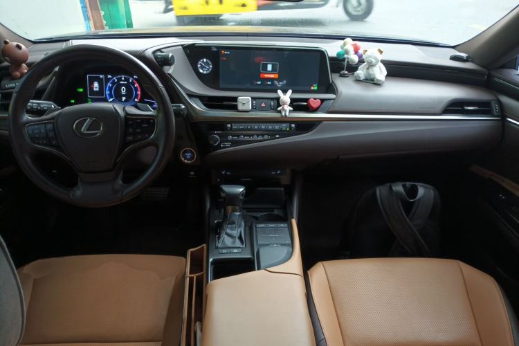 Used Lexus ES 2018 300h Premier Edition China V Standard Center Console