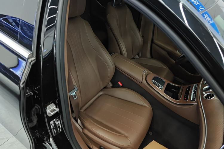 Used Mercedes-Benz E-Class 2023 Updated E 300 L Luxury Edition Right Front Seat