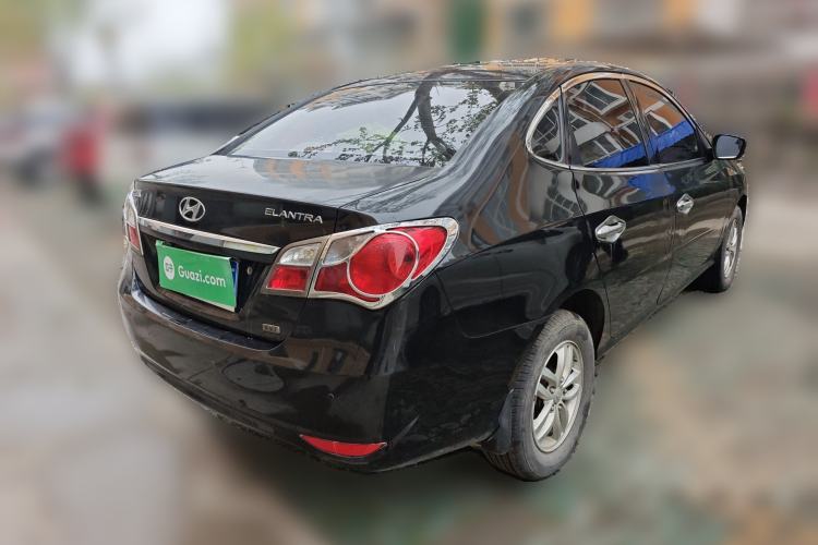 Used Hyundai Celesta 2011 1.6L Manual Luxury Model Rear Right 45 Deg