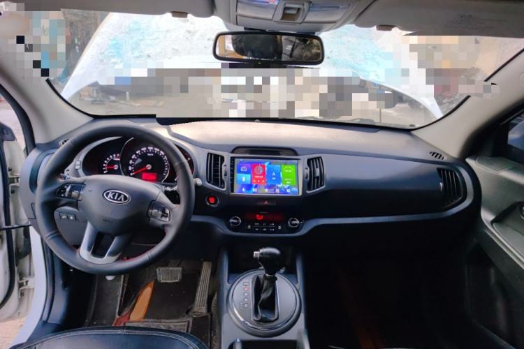 Used Kia Sportage R 2014 2.0L Automatic Two-Wheel Drive DLX Center Console