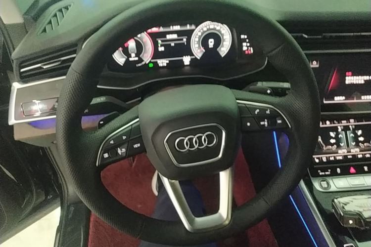 Used Audi Q7 2021 55 TFSI quattro S line Sport model