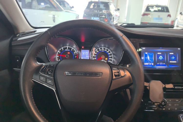 Used Venucia T70 2018 2.0L CVT Smart Enjoyment Version
