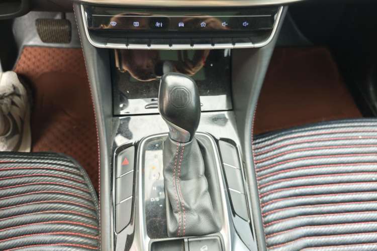 Used MG HS 2018 20T Automatic Two-Wheel Drive Hormone Dynamic Edition China V Standard Interior 4