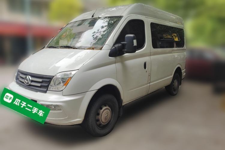 Used SAIC MAXUS Xintu V80 2023 2.0T Manual Classic Aoyuntong Short Wheelbase Mid-Roof 5/6-Seater