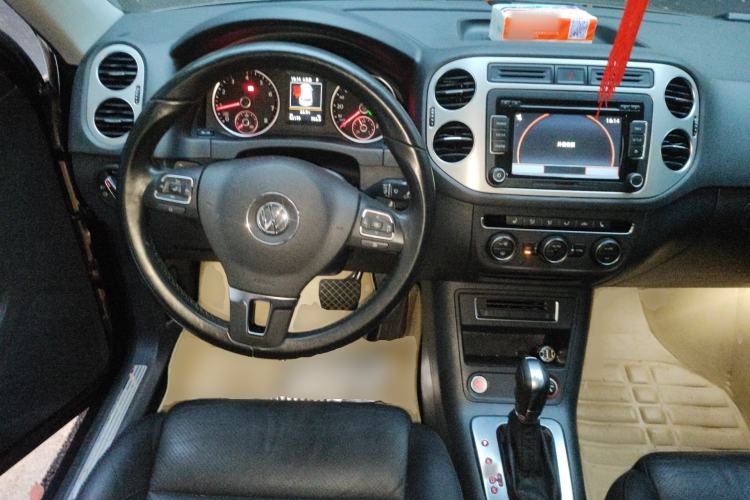 Used Volkswagen Tiguan 2015 1.8TSI Automatic Two-Wheel Drive Luxury Model Steering Wheel