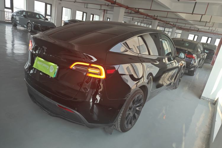 Used Tesla Model Y 2021 Standard Range Rear-Wheel Drive Version
