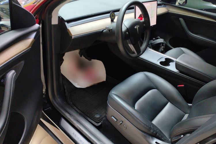 Used Tesla Model Y 2021 Long-Range All-Wheel-Drive Version
