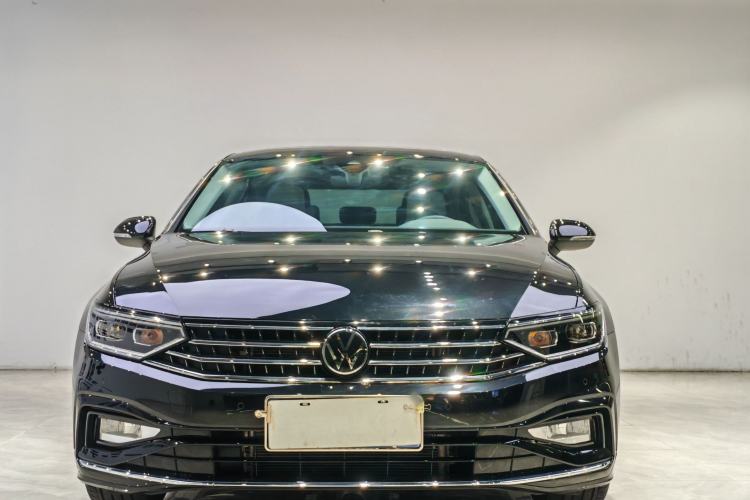 Used Volkswagen Magotan 2024 2 Million Units Zhongxiang Version 330TSI DSG Luxury Edition