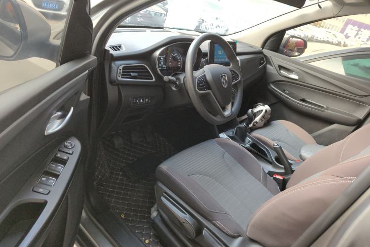 Used Baojun 730 2019 1.5T Manual Fashion Model 7-seater China VI