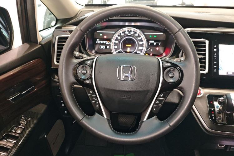 Used Honda Elysion 2016 2.4L Luxury Edition
