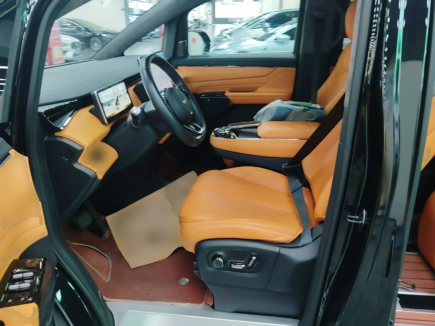 Geely Galaxy LEVC L380 2024 140-Degree 6-Seater All-Wheel-Drive Ultra — снимка 17