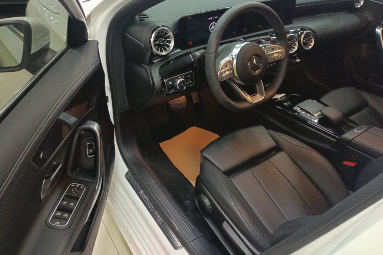 Used Mercedes-Benz A-Class 2022 Restyled A 200 L Sport Sedan Fashion Version
