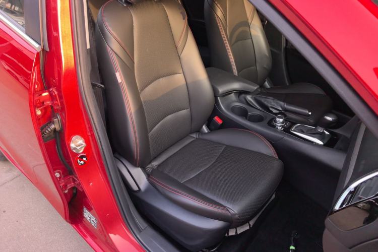 Used Mazda 3 Axela 2016 Sedan 1.5L Automatic Luxury Model
