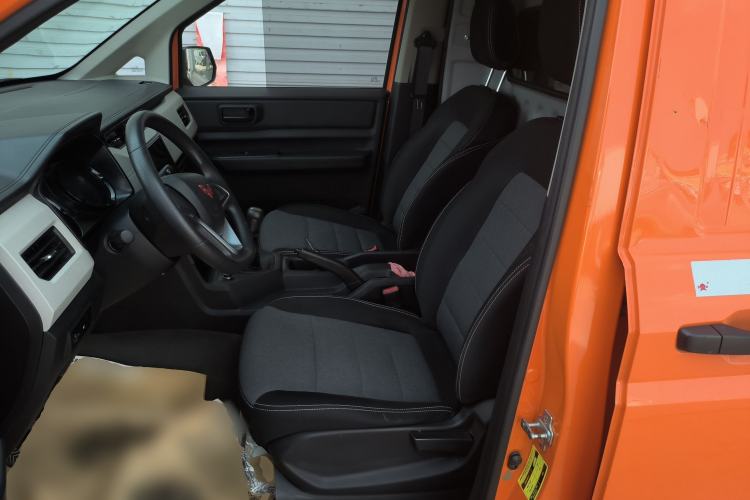 Used Wuling Zhengcheng 2021 1.5T Manual Comfort Version with Enclosed Windows