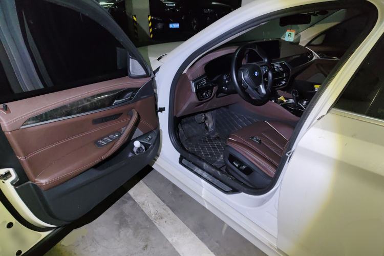 Used BMW 5 Series 2022 Restyled 525Li Luxury Package Driver Seat