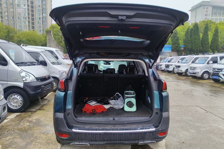 Used Peugeot 5008 2017 380THP 7-Seater Elite Edition Trunk